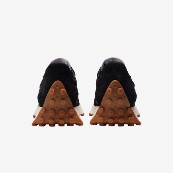 New Balance 327
Women's Black/White （WS327BL） - Picture 6 of 8